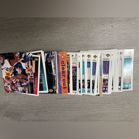 Basketball Cards ‘94-‘95 - Picture 2 of 4